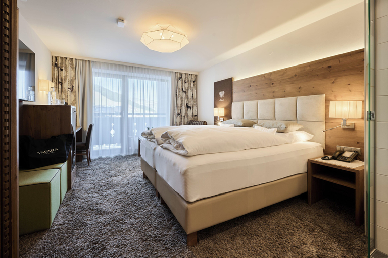 Bedroom 2, VALARA Alpine Art Hotel, Schwaz