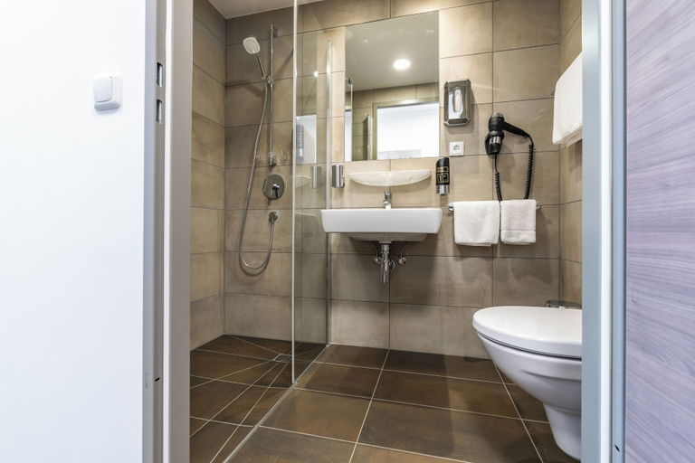 Bathroom 4, Seehotel Forst, Karlsruhe