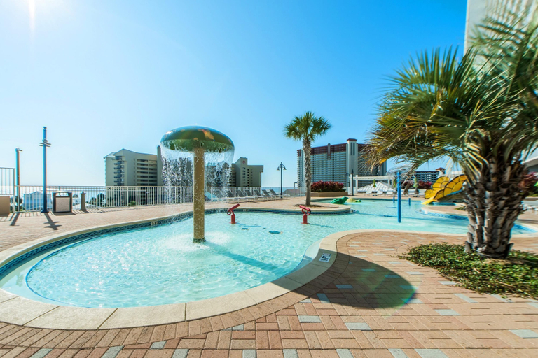 Sport & Beauty 2, Laketown Wharf 2017, Bay