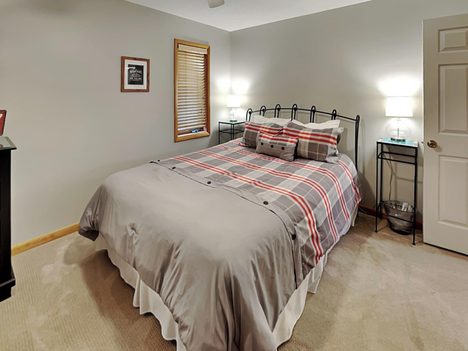 Bedroom 3, American Pride by Taylor Made Deep Creek, Garrett