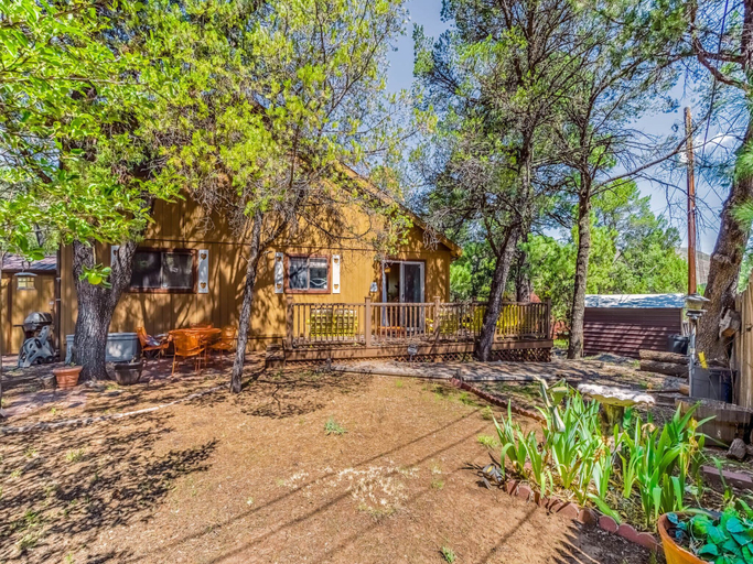 Exterior & Views 2, Mockingbird Cabin, Lincoln