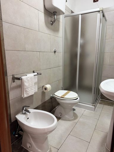 Bathroom 4, HOTEL FEDERICO II, Napoli