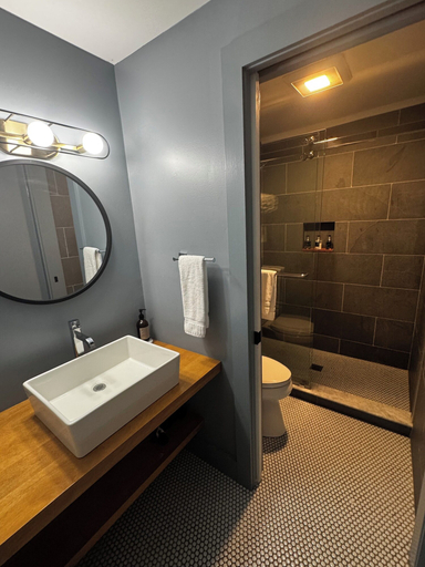 Bathroom 4, Shelter Harbor Inn, Washington
