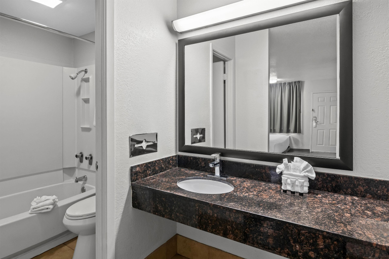 Bathroom 4, Americas Best Value Inn Austin University, Travis