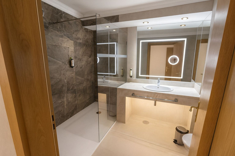 Bathroom 5, Hotel Baia Grande, Albufeira