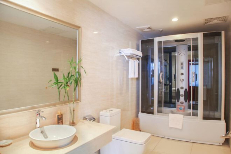 Bathroom 3, Phoenix Hotel, Guangyuan