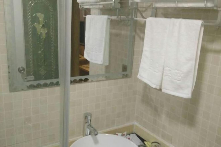 Bathroom, Taoyuan Supreme Hotel, Changde