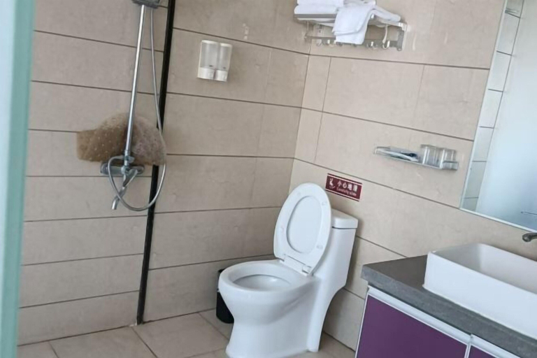 Bathroom, Weisi Haoting Hotel, Xianning