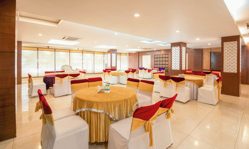 Food & Drinks 5, Treebo Premium Grand Legacy Elite with Roof Top Cafe, Dehradun