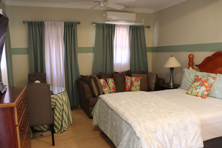 Bedroom 2, Dalys Luxury Apartments