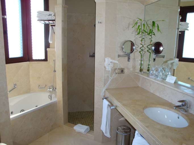 Bathroom 5, SH Villa Gadea Hotel, Alicante
