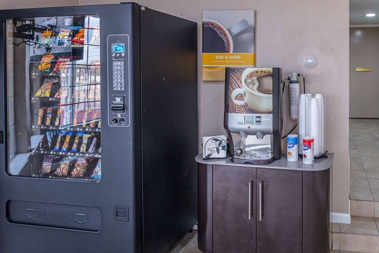 Food & Drinks 5, Motel 6 Waxahachie, TX, Ellis