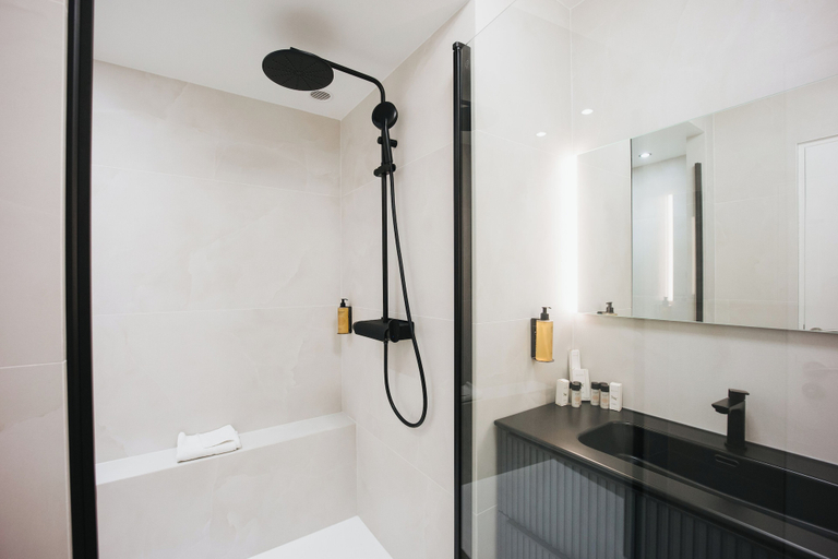 Bathroom 4, Le Drips, Bouches-du-Rhône