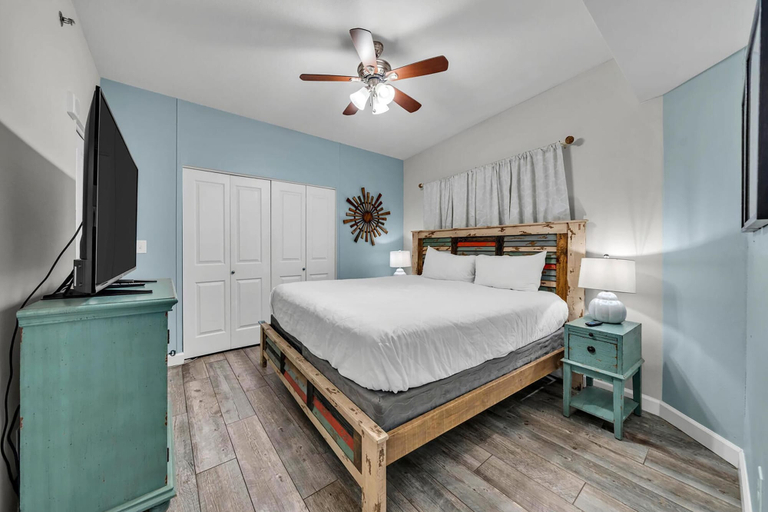 Bedroom 3, Shores of Panama 1802, Bay