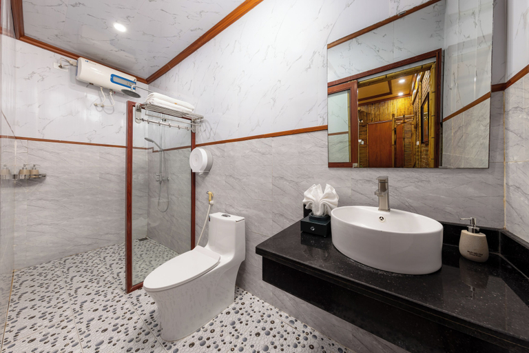 Bathroom 5, Tam Coc Eco Field Homes, Hoa Lư