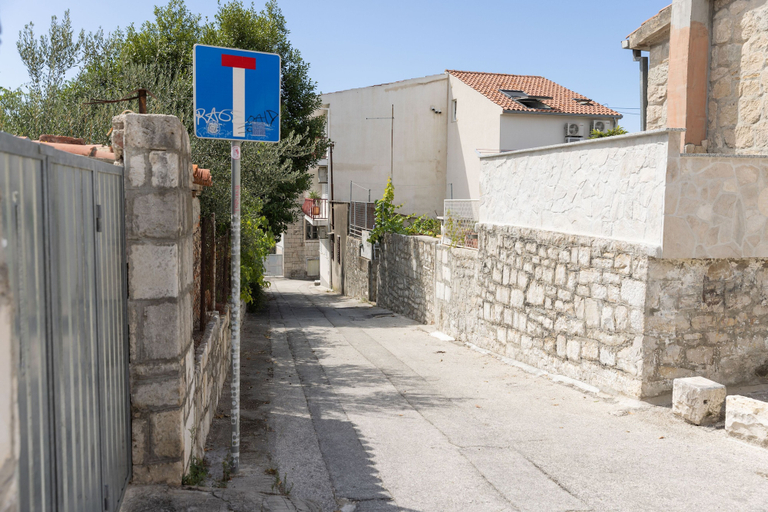 Exterior & Views, Old house with terrace - for guests on a budget, Split