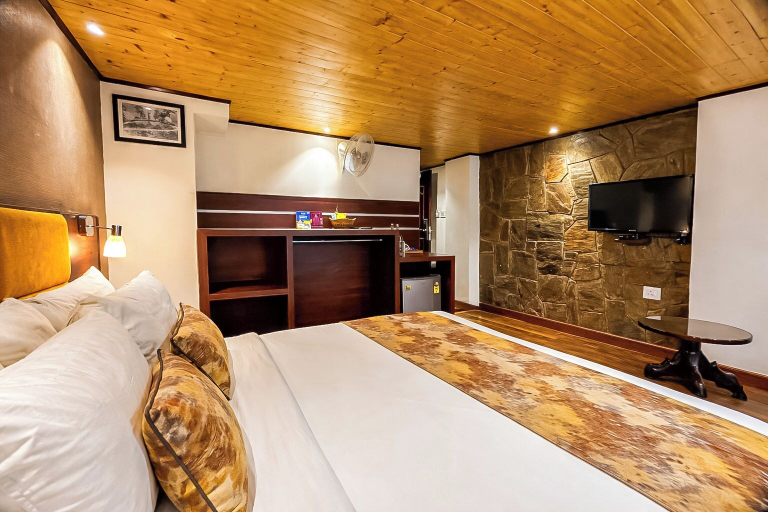 Bedroom 2, Yashshree Mall Road Darjeeling, Darjiling