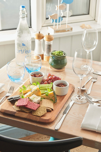 Food & Drinks 5, The Lugger Hotel, Cornwall