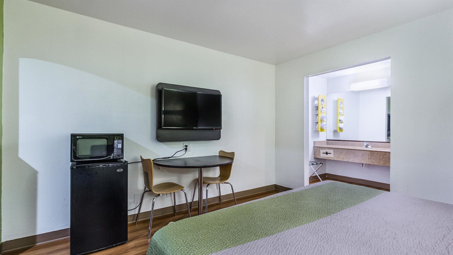 Others 5, Motel 6 San Marcos, TX - North, Hays