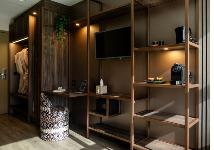 Others 5, Hotel Wander, Wageningen