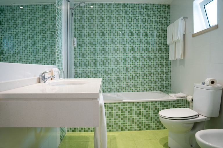 Bathroom 4, Hotel Cristal Praia Resort & Spa, Marinha Grande