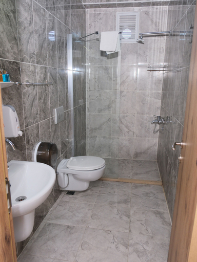 Bathroom 5, Palas Hotel, Merkez