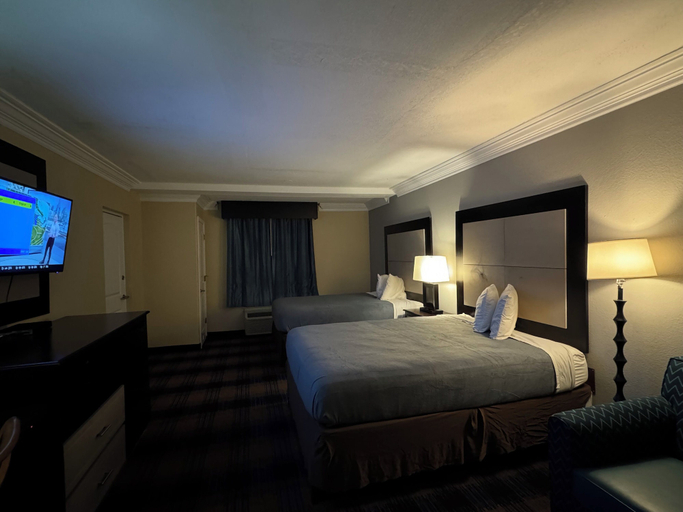 Bedroom 3, Regency inn and Suites, Escambia