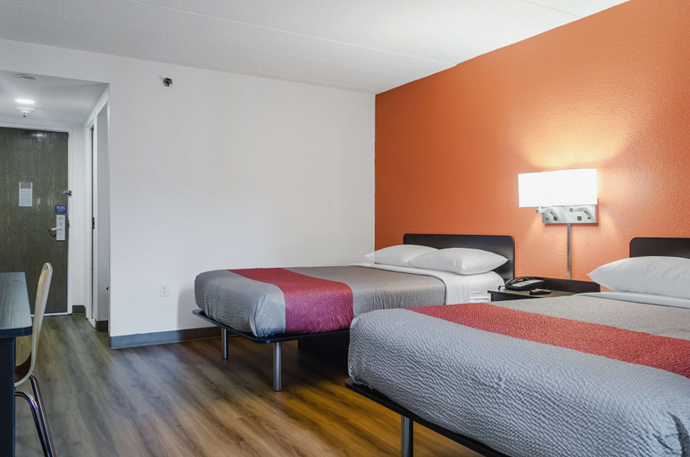 Bedroom 3, Motel 6 Brockton, MA, Plymouth