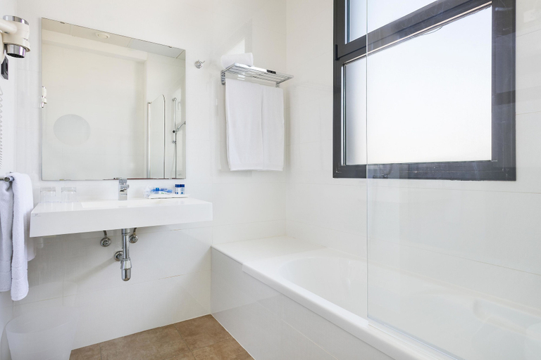 Bathroom 4, Hotel Best 4 Barcelona, Barcelona