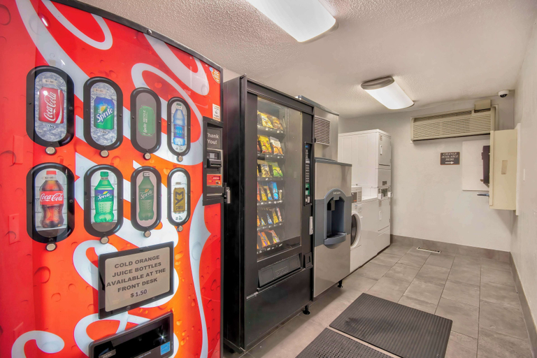 Food & Drinks 5, Studio 6 Georgetown, KY – Lexington North, Scott