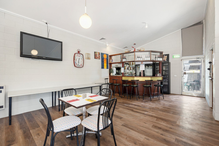 Food & Drinks 4, Coal Creek Motel, South Gippsland - West