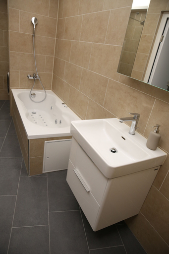 Bathroom 3, Lamira Serviced Apartments Zurich City, Zürich