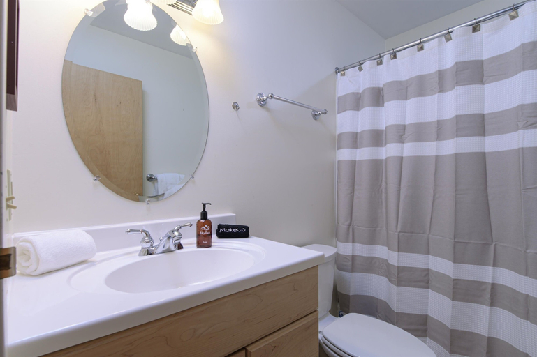 Bathroom, 208 Village Gate Studio Bedroom Condo by RedAwning, Washington