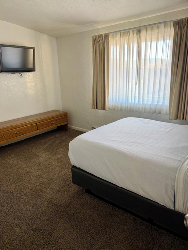 Bedroom 2, Bristlecone Motel, White Pine