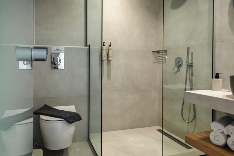 Bathroom 4, Batis Aero Beachfront Wellbeing Hotel, Crete