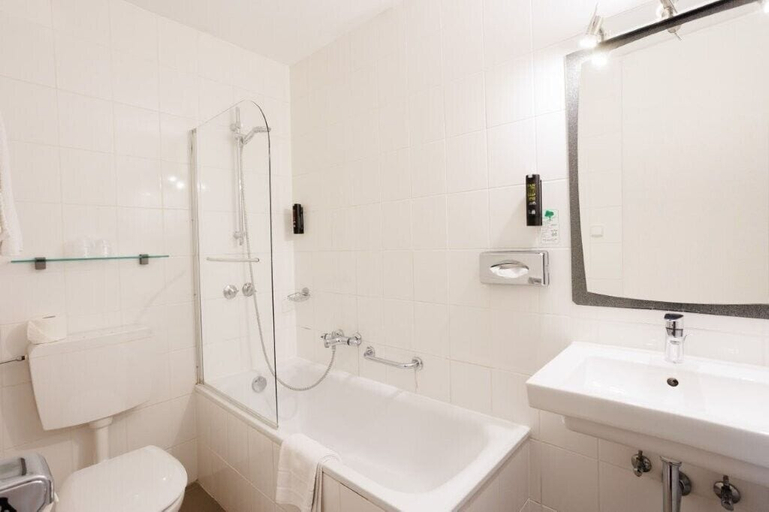 Bathroom 4, Hotel Nymphenburg City, München