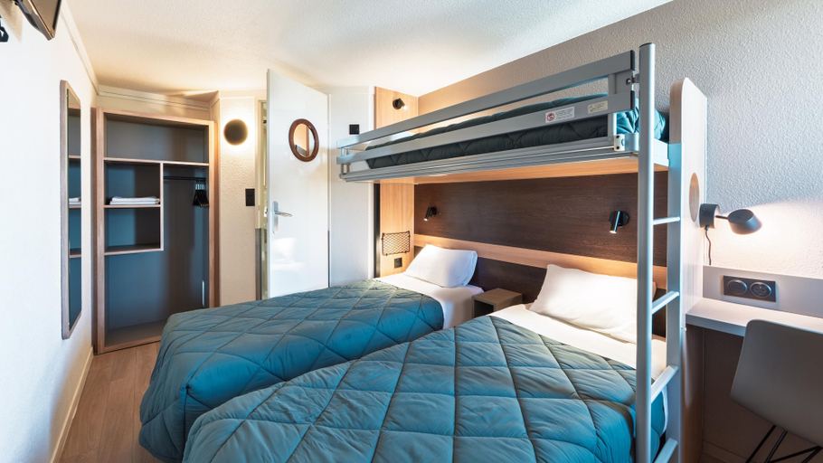 Bedroom 3, Premiere Classe Niort Est - La Crèche, Deux-Sèvres
