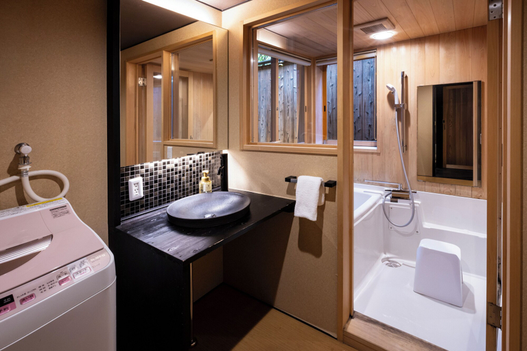 Bathroom 3, Rinn Tofukuji Kamogawa, Kyoto