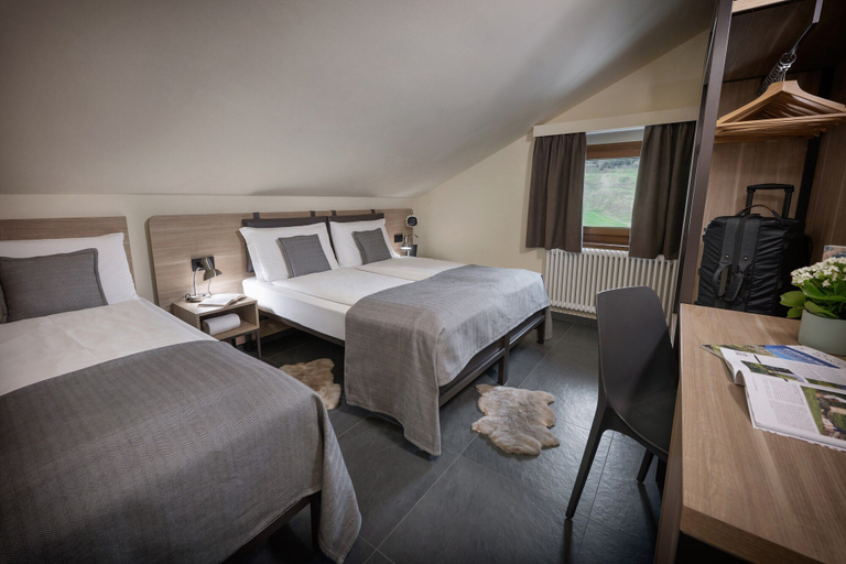 Bedroom 3, Hotel Loredana, Sondrio