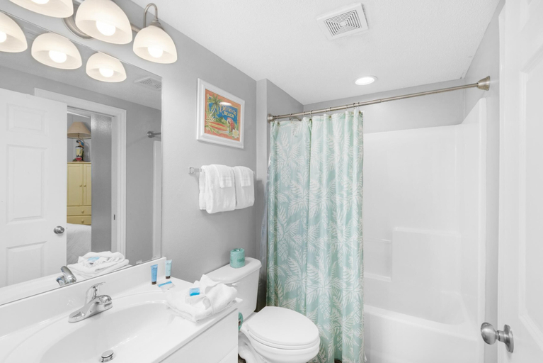 Bathroom 4, Majestic Beach Towers 2-803, Bay