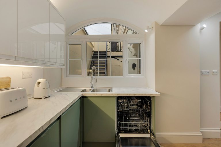 Others 5, Meridian Place - yourapartment, Bristol