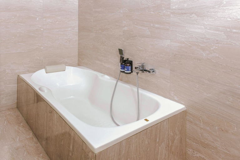 Bathroom 5, Aston Gorontalo Hotel & Convention Center, Gorontalo
