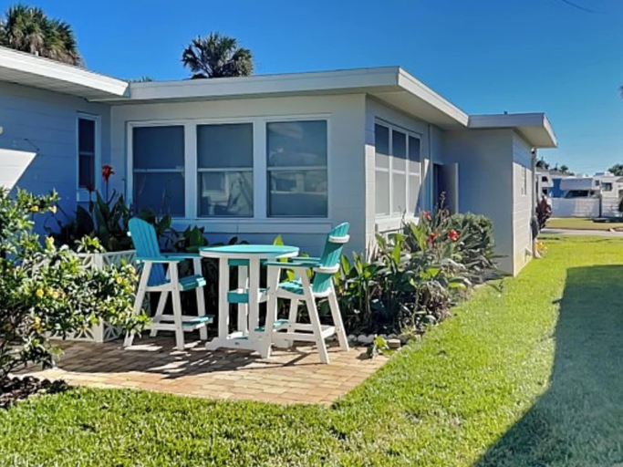 Exterior & Views 2, Plaza Cottage by Distinctive Beach Rentals, Volusia