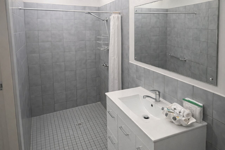 Bathroom 3, Highway One Ceduna, Ceduna