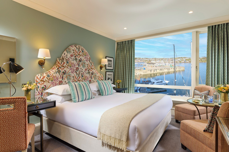 Bedroom 2, Trident Hotel