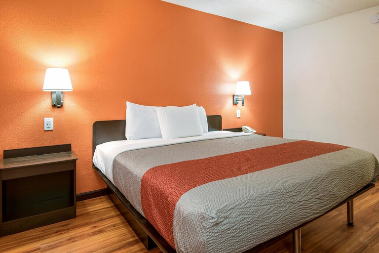 Bedroom 3, Motel 6 Grove City, OH, Franklin