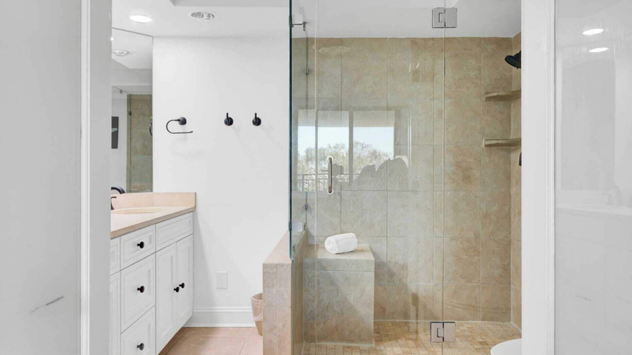 Bathroom 4, 314 C Shipwatch by Avantstay Oceanfront With Ocean View, Charleston