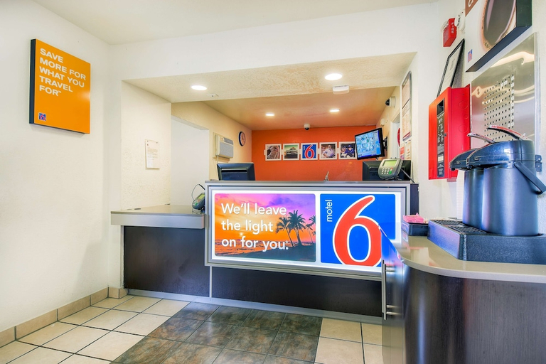 Public Area 2, Motel 6 Chino, CA - Los Angeles Ontario, San Bernardino