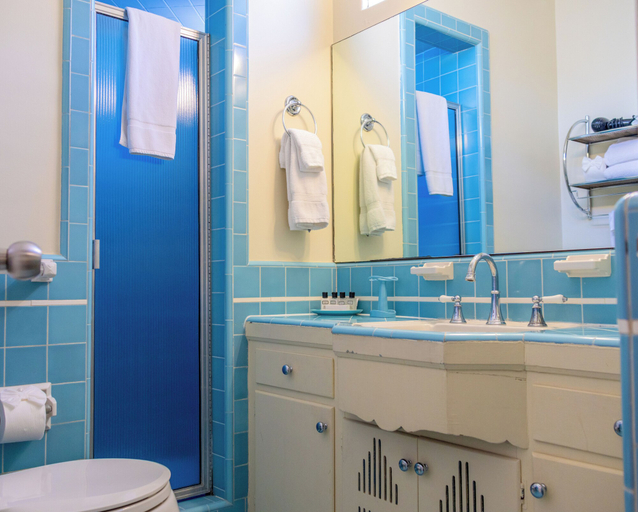 Bathroom 5, The Hideaway - 21 and Over - A Town & Desert Boutique Hotel, Riverside