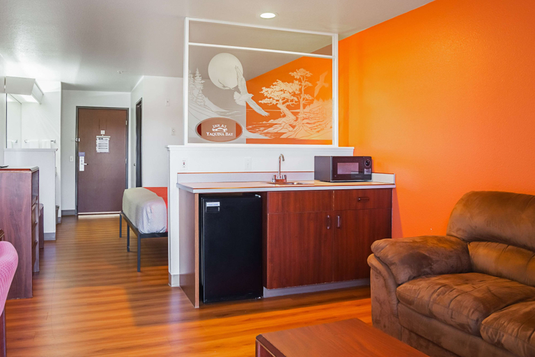 Others 5, Motel 6 Newport, OR, Lincoln